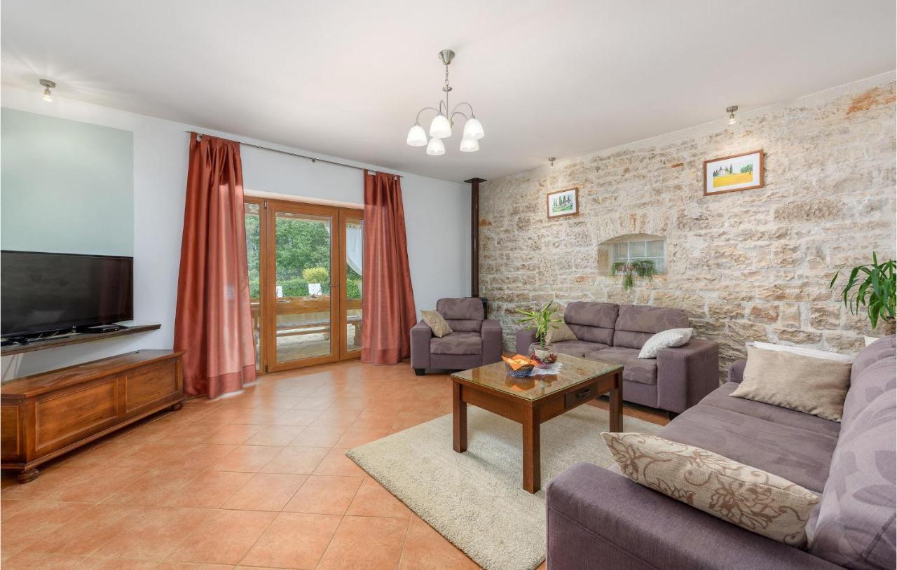 Cozy Home In Pamici With Kitchen Exterior foto